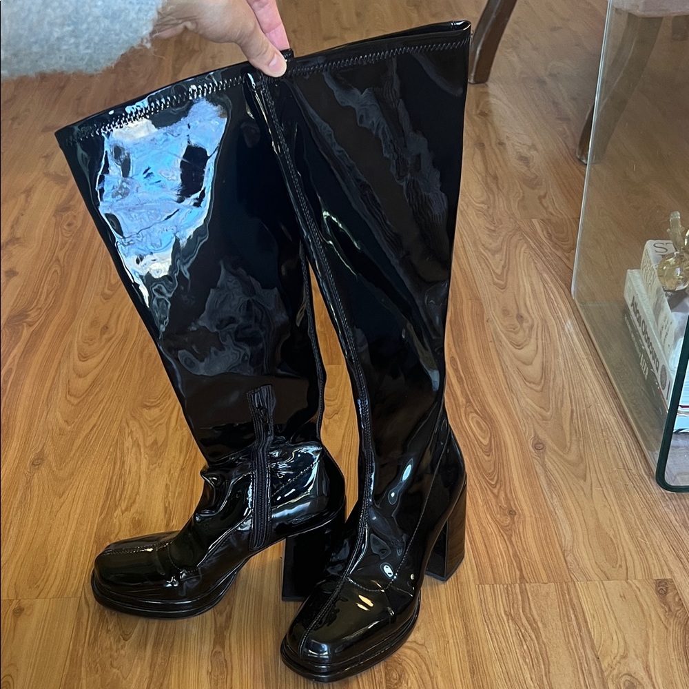 Black Patent Leather Tall/Below the knee Boots